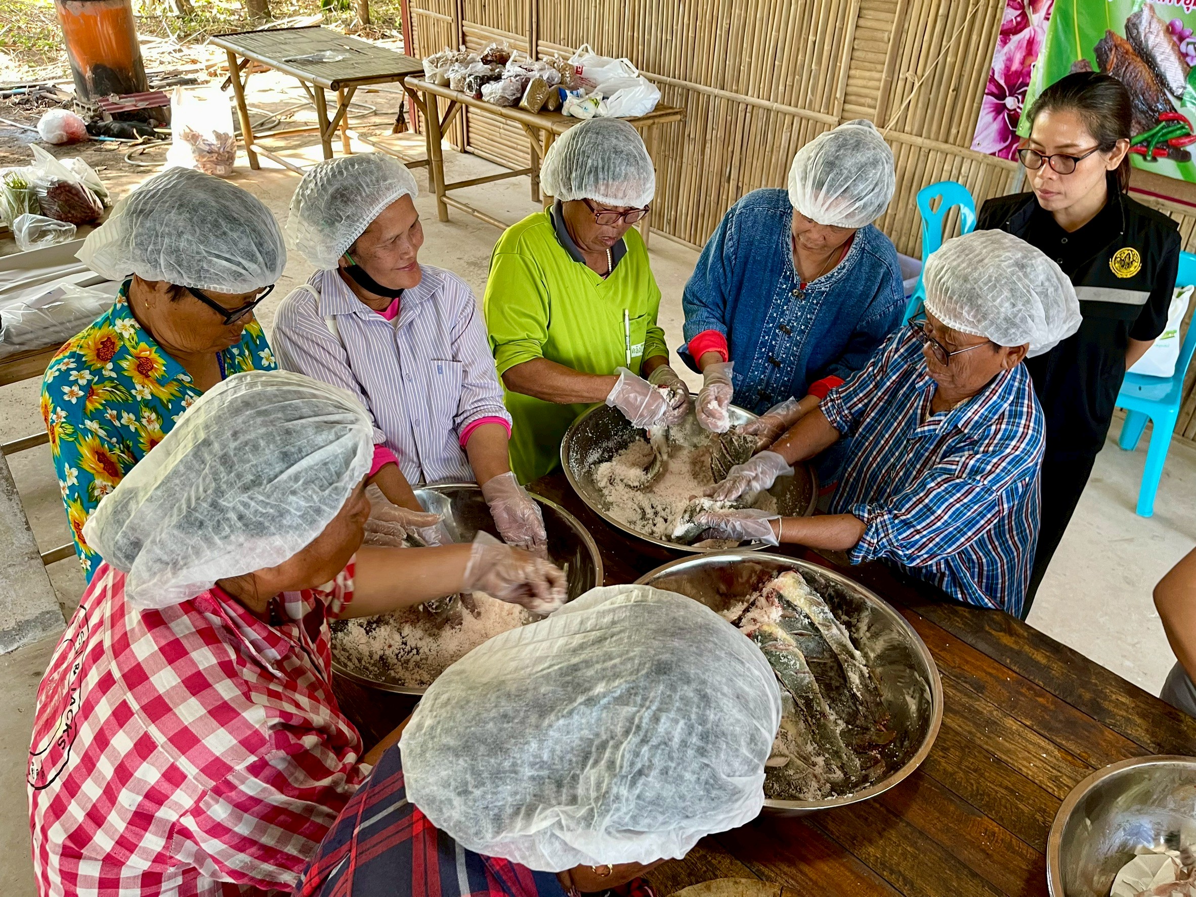 title - ส.ป.ก. อุตรดิตถ์ จัดฝึกอบรมเชิงปฏิบัติการ หลักสูตร “การเพิ่มมูลค่าสินค้า และการพัฒนาช่องทางด้านการตลาด” โครงการพัฒนาธุรกิจชุมชน กิจกรรมพัฒนาธุรกิจชุมชนในเขตปฏิรูปที่ดินจังหวัดอุตรดิตถ์ ปีงบประมาณ พ.ศ. ๒๕๖๙